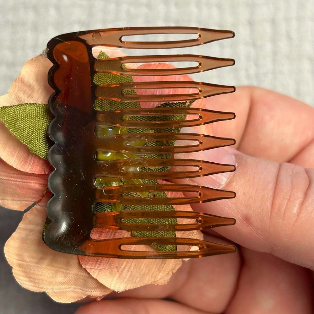 Assorted Vintage-Style Decorative Hair Combs and Clips Set - Picture 12 of 12